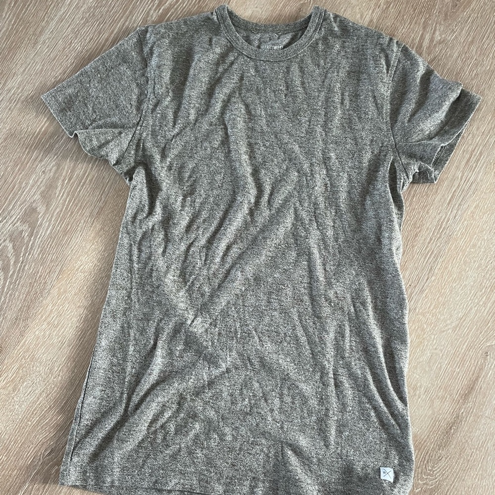 Mens size Med Depart West T